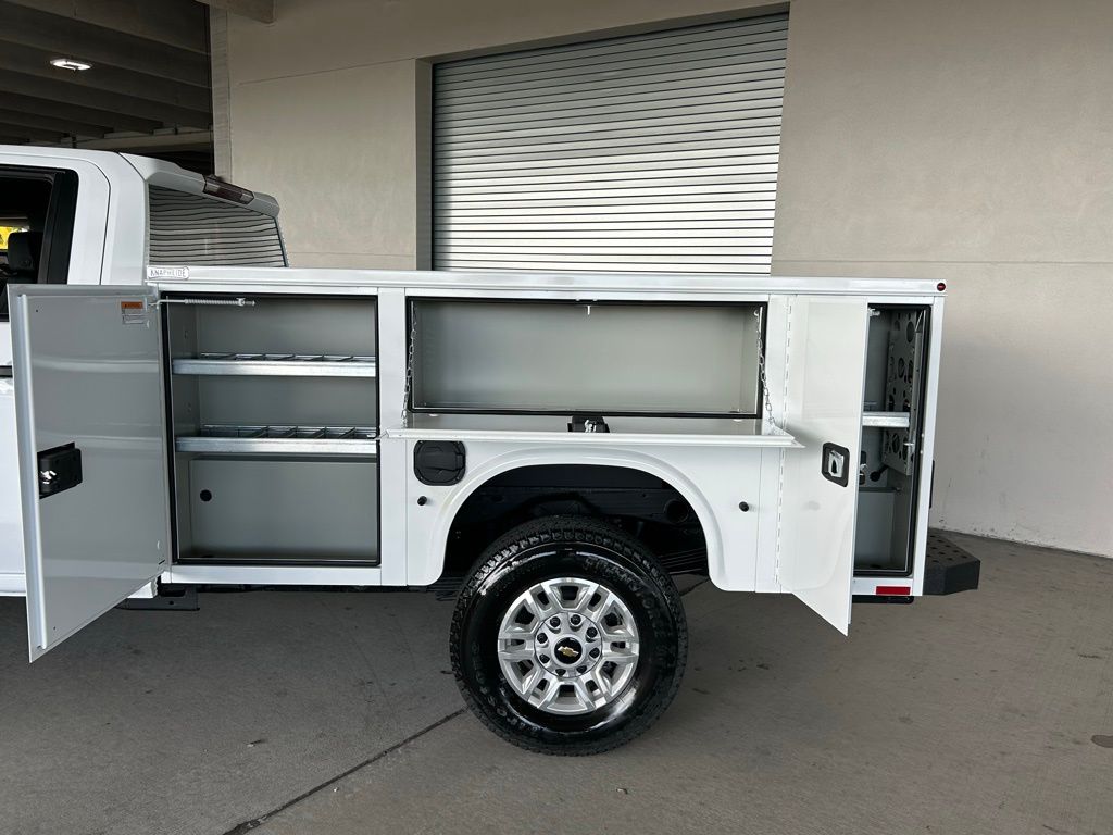 New 2026 Summit White Chevrolet Work Truck image 24