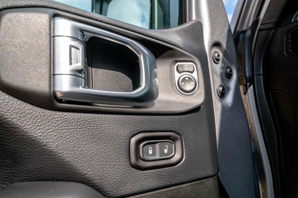 Used 2018 Jeep Wrangler SUV