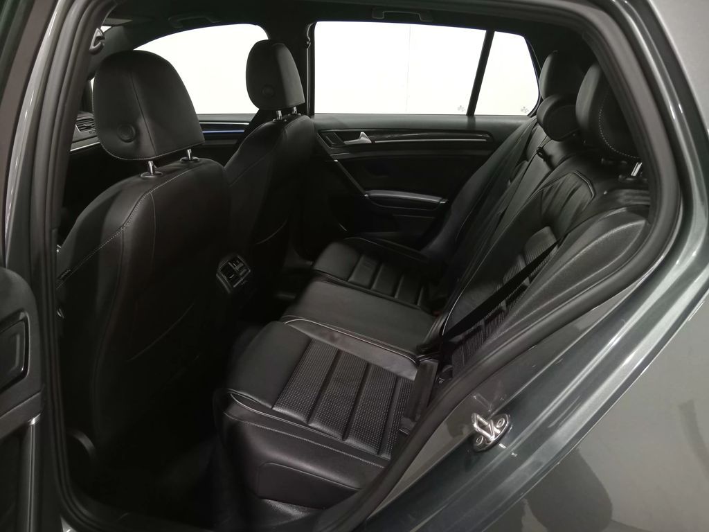 2019 Volkswagen Golf R 2.0T w/DCC & Navigation