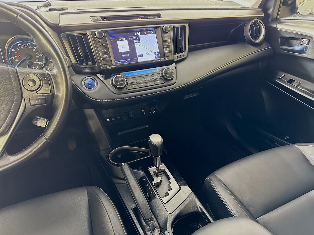 Thumbnail: 2018 Toyota RAV4 - 24