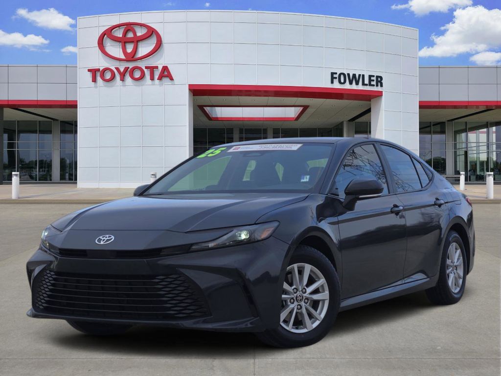 2025 Toyota Camry SE AWD