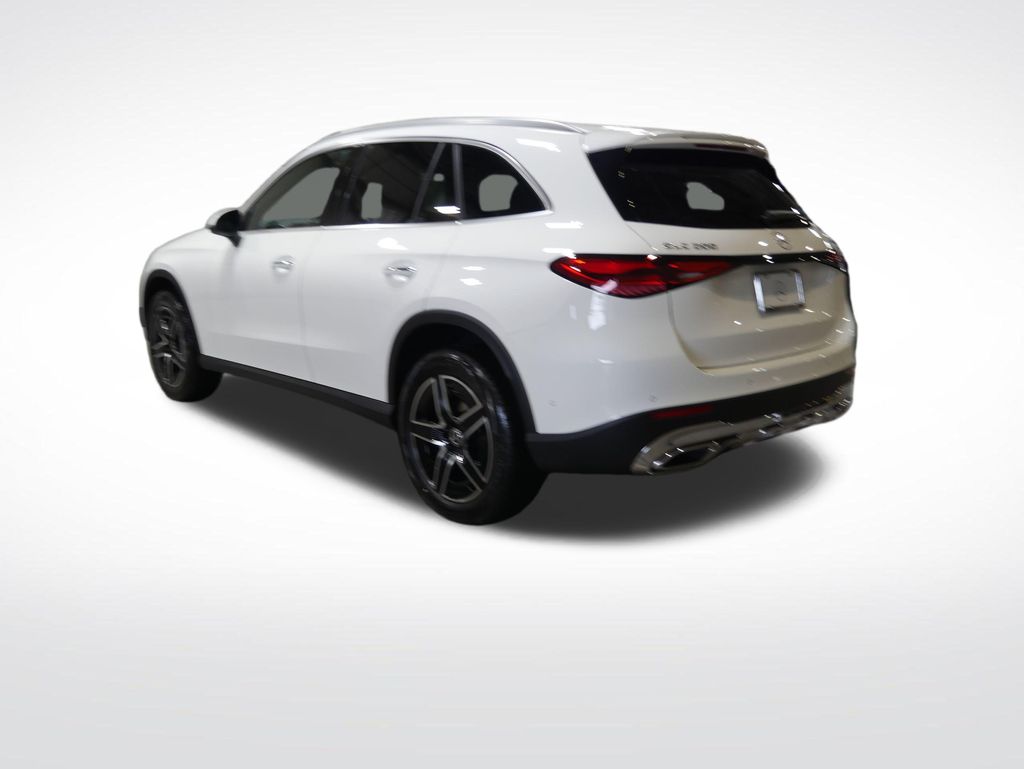 Thumbnail: 2026 Mercedes-Benz GLC - 3