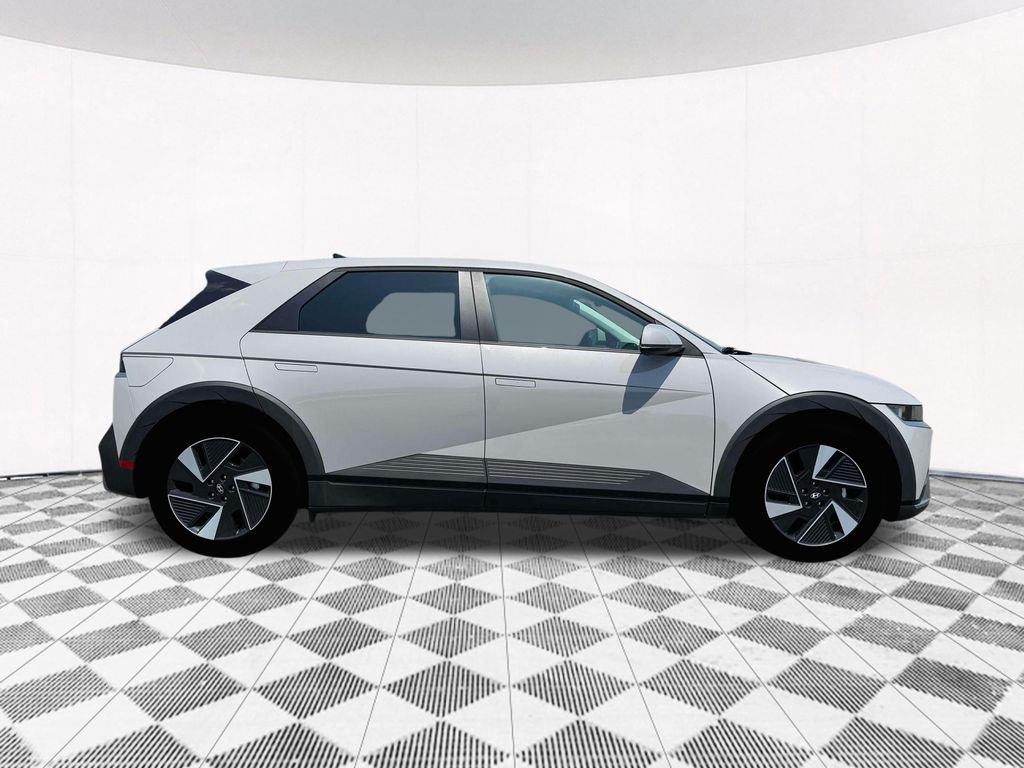 IONIQ 5 SE
