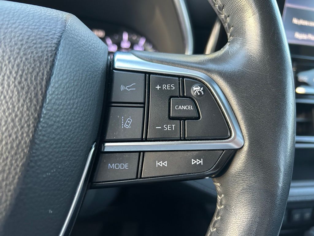 Thumbnail: 2020 Toyota Highlander - 20