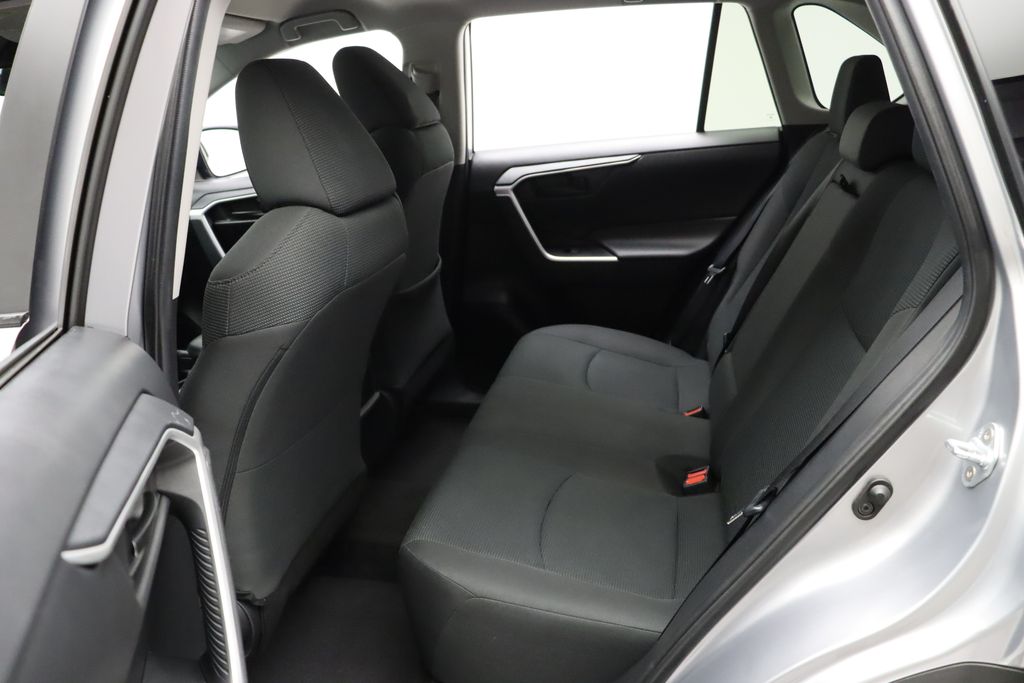 2021 Toyota RAV4 LE 19