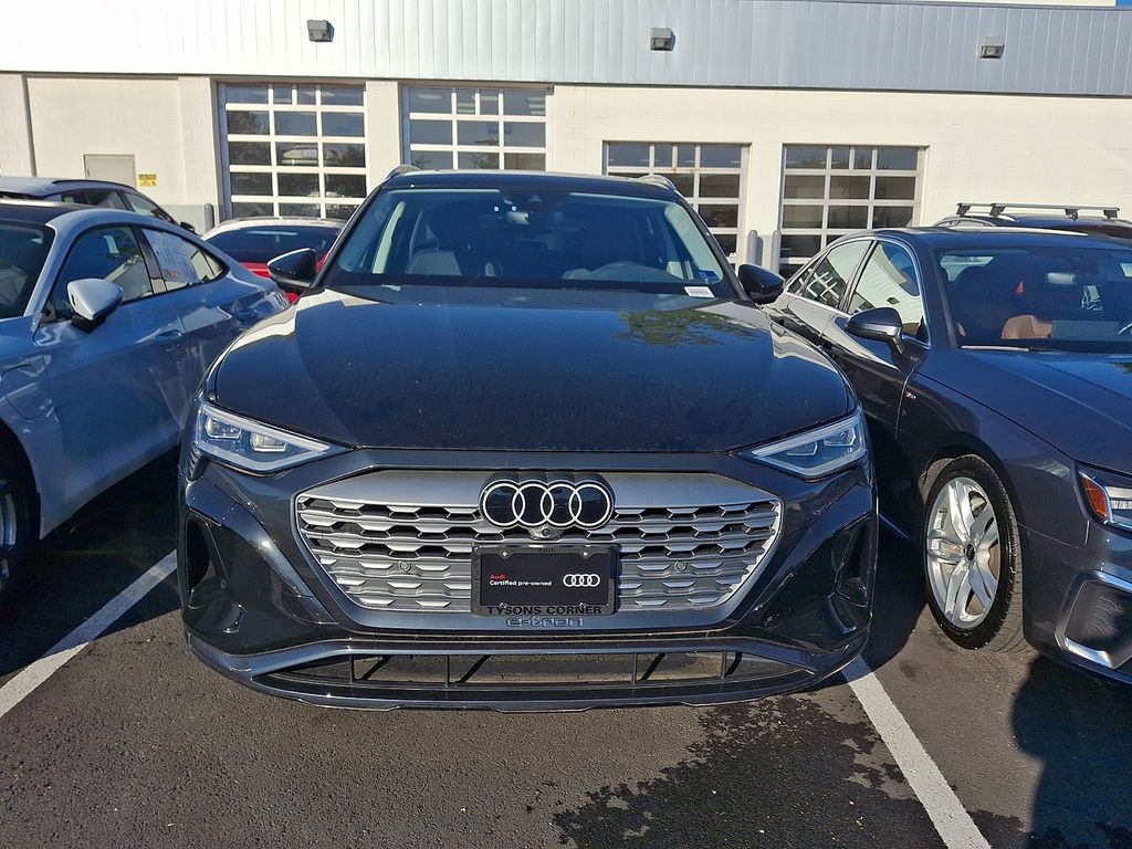 Thumbnail: 2024 Audi Q8 e-tron - 2