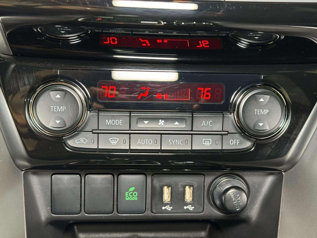 Used 2025 Labrador Black Pearl Mitsubishi SE image 7