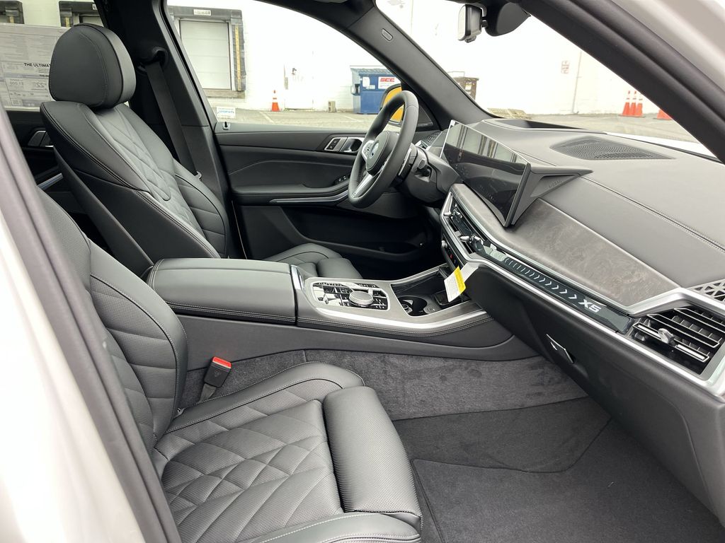 Thumbnail: 2026 BMW X5 - 25