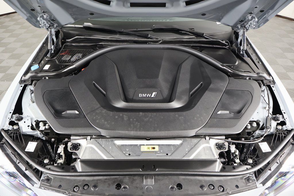 Thumbnail: 2025 BMW i4 - 15