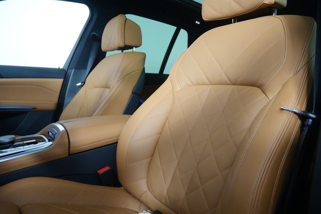 Thumbnail: 2026 BMW X5 - 10