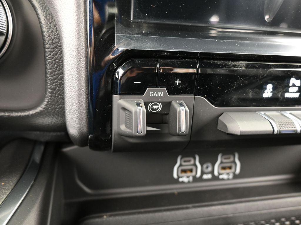 New 2026 Serrano Green Metallic Ram Laramie image 24