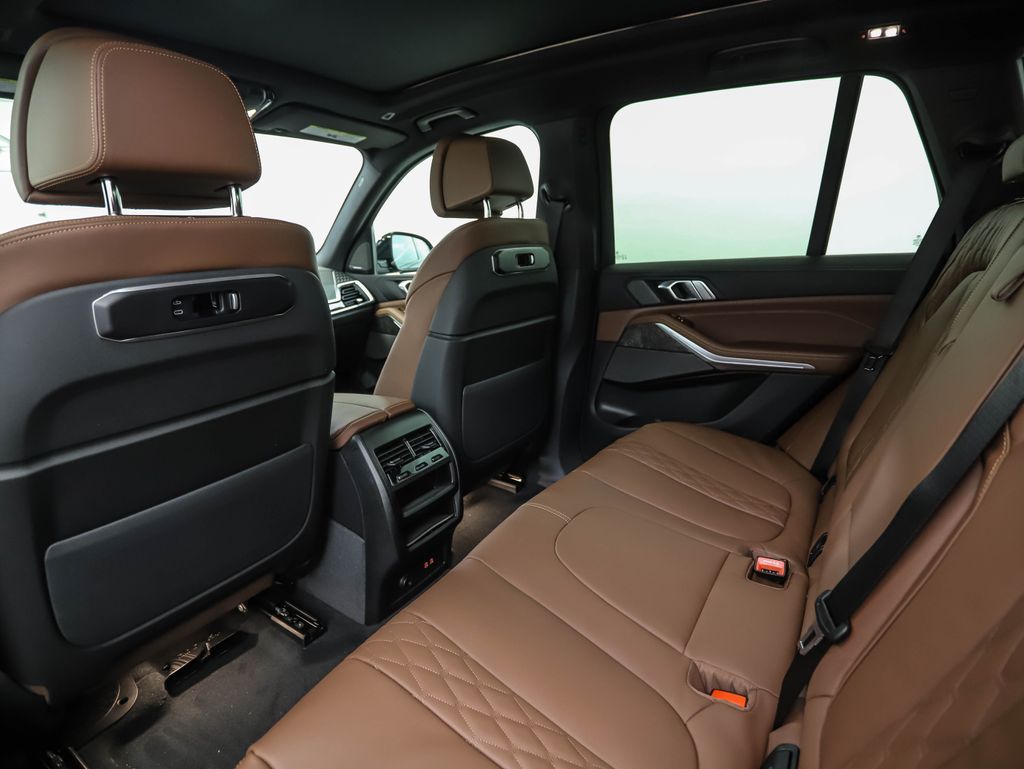 Thumbnail: 2026 BMW X5 - 21