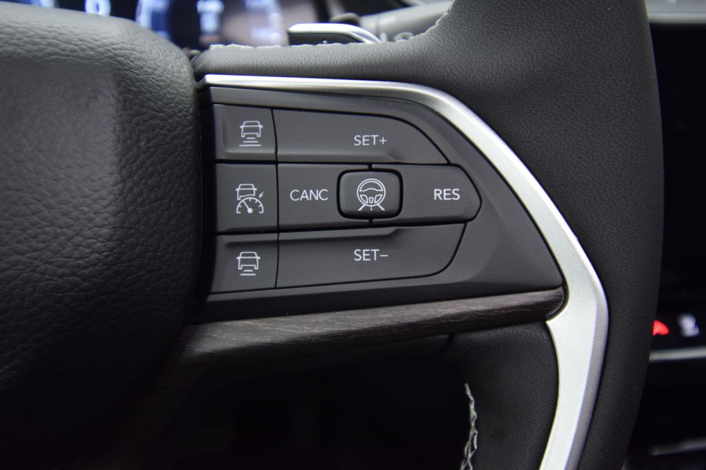 new 2026 Jeep Grand Cherokee car, priced at $39,853