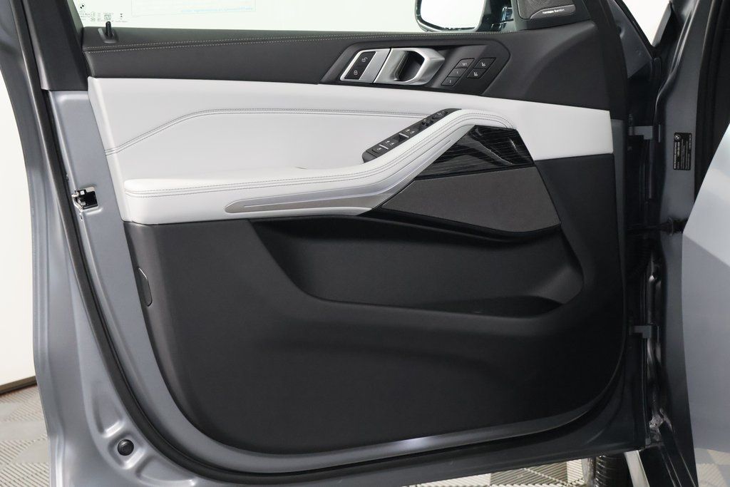 Thumbnail: 2026 BMW X5 - 7