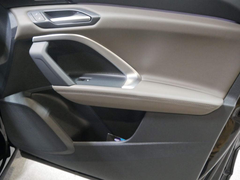 Thumbnail: 2025 Audi Q5 - 25