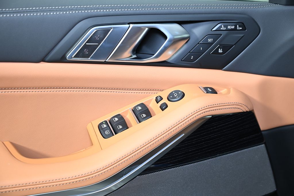 Thumbnail: 2026 BMW X7 - 22