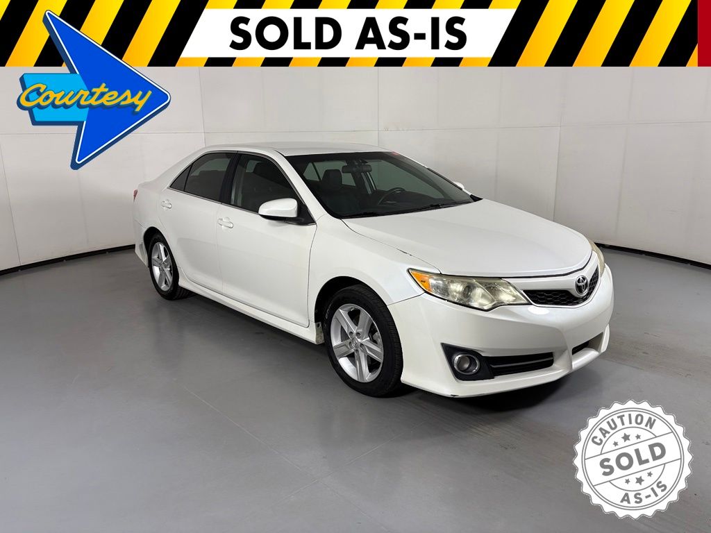 White (Blizzard Pearl) 2014 Toyota Camry Sedan Front-Wheel Drive 6-Speed Automatic
