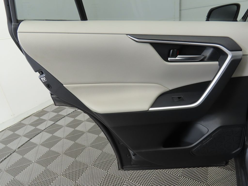 Thumbnail: 2020 Toyota RAV4 - 26