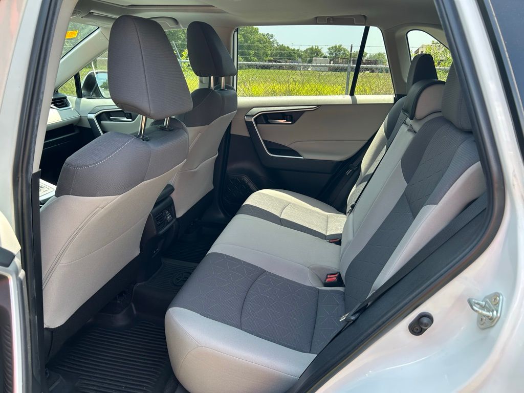 2023 Toyota RAV4 XLE 13