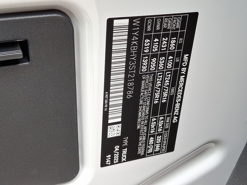 Thumbnail: 2025 Mercedes-Benz Sprinter - 16