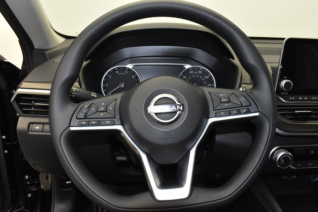 Thumbnail: 2023 Nissan Altima - 19