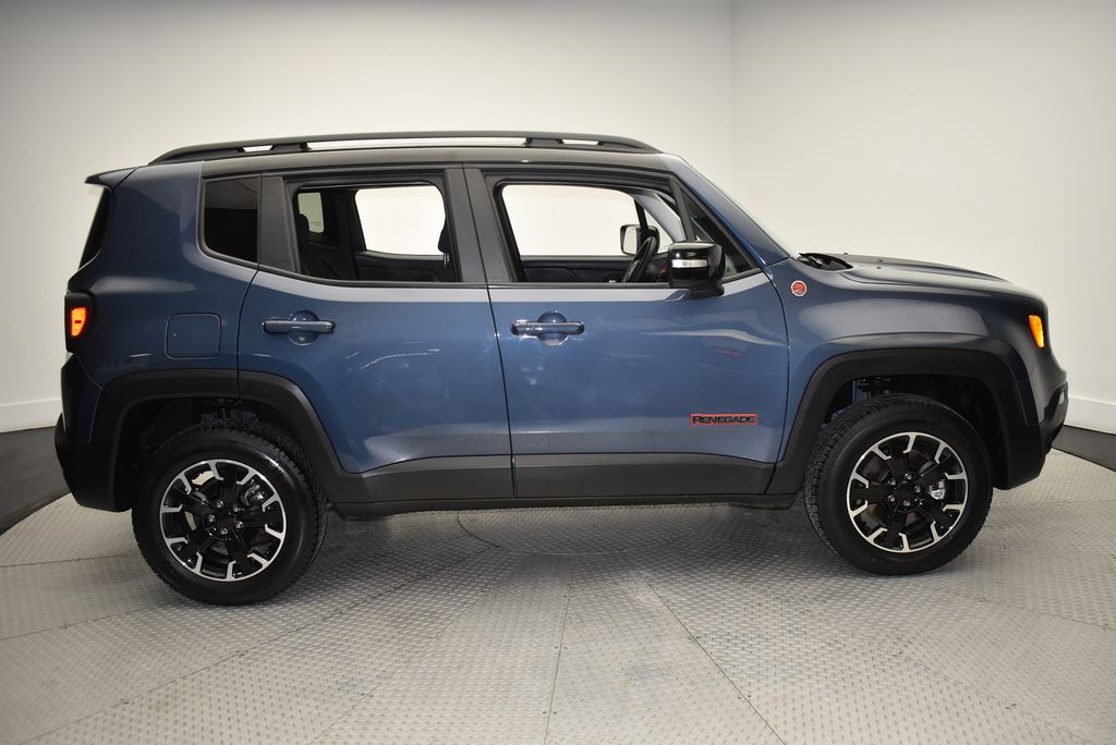 Thumbnail: 2023 Jeep Renegade - 4