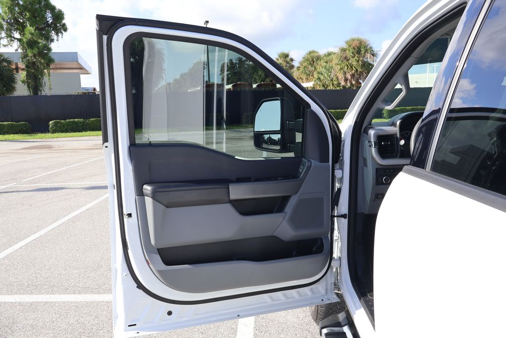 Thumbnail: 2024 Ford Econoline - 15