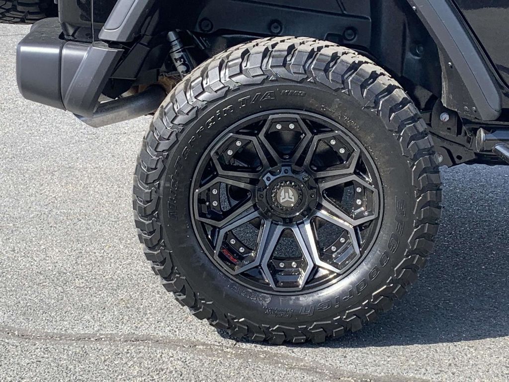 2025 Jeep Wrangler 4-Door Willys - Photo 12