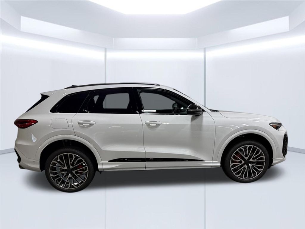 Thumbnail: 2026 Audi SQ5 - 4