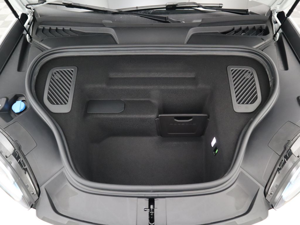 Thumbnail: 2025 Porsche Macan - 32