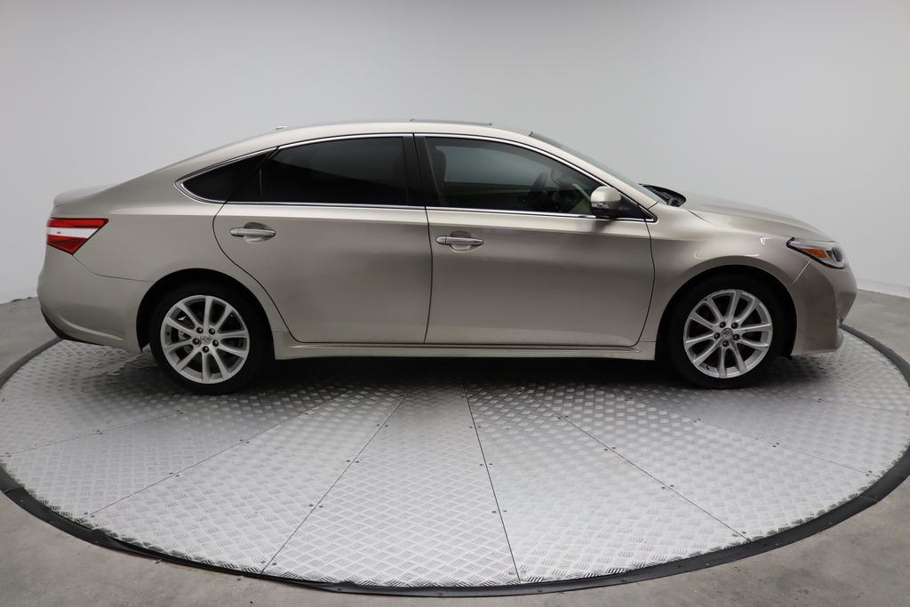 Thumbnail: 2013 Toyota Avalon - 7