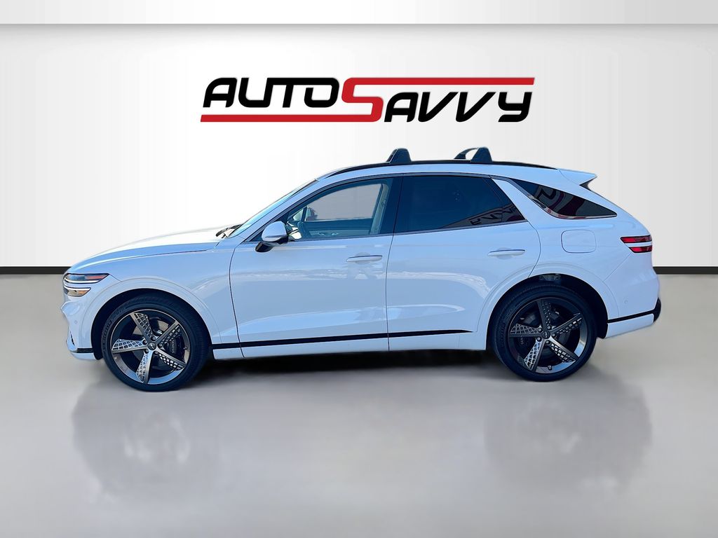 Used 2025 White Genesis 3.5T Sport Advanced image 4
