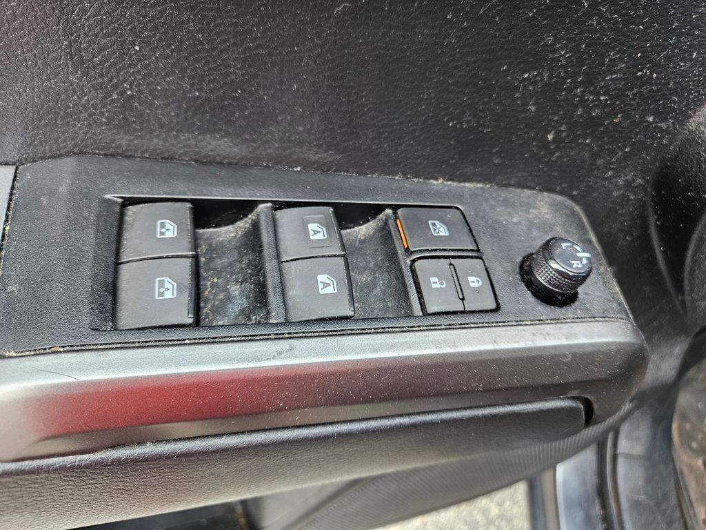 2023 Toyota Tacoma SR5 17