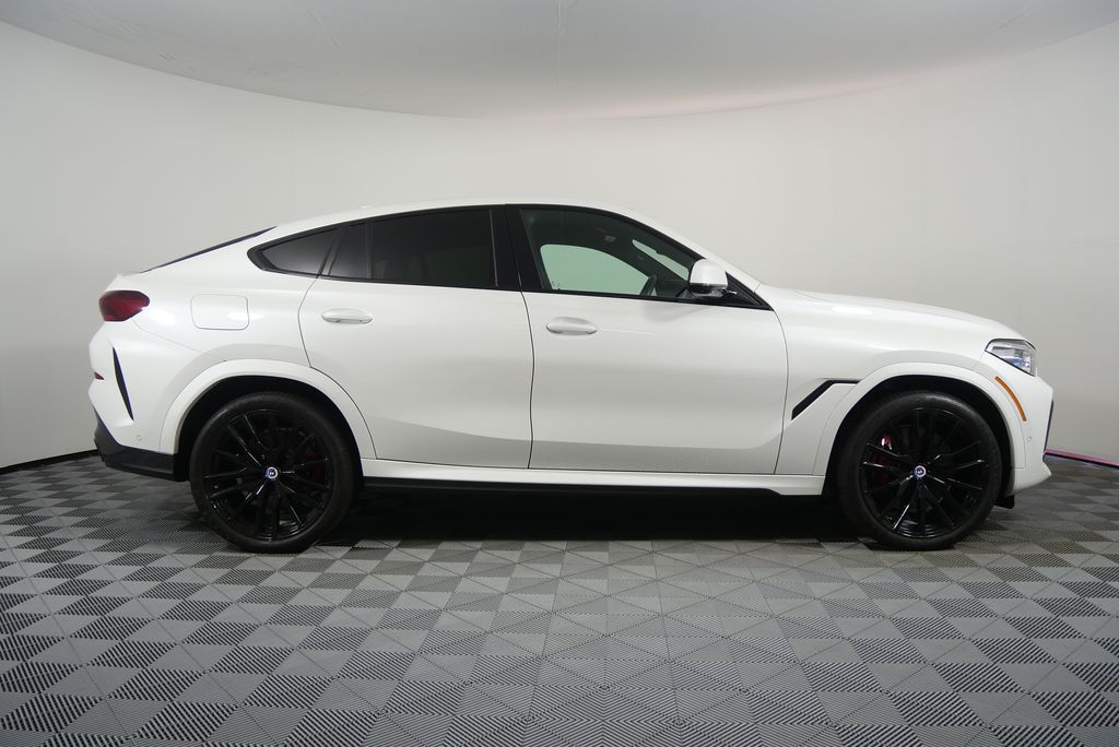 Thumbnail: 2023 BMW X6 - 2
