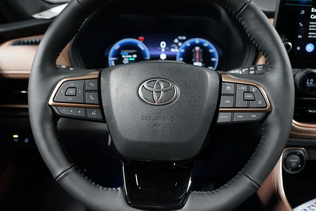 Thumbnail: 2025 Toyota Grand Highlander - 12