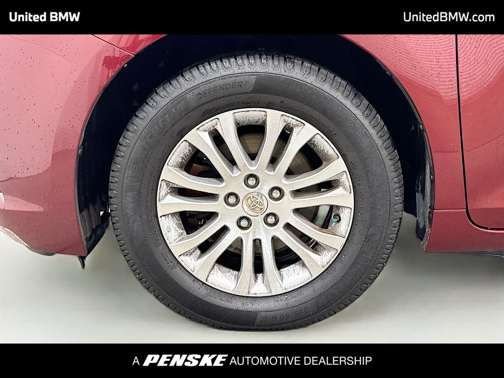 Thumbnail: 2011 Toyota Sienna - 2