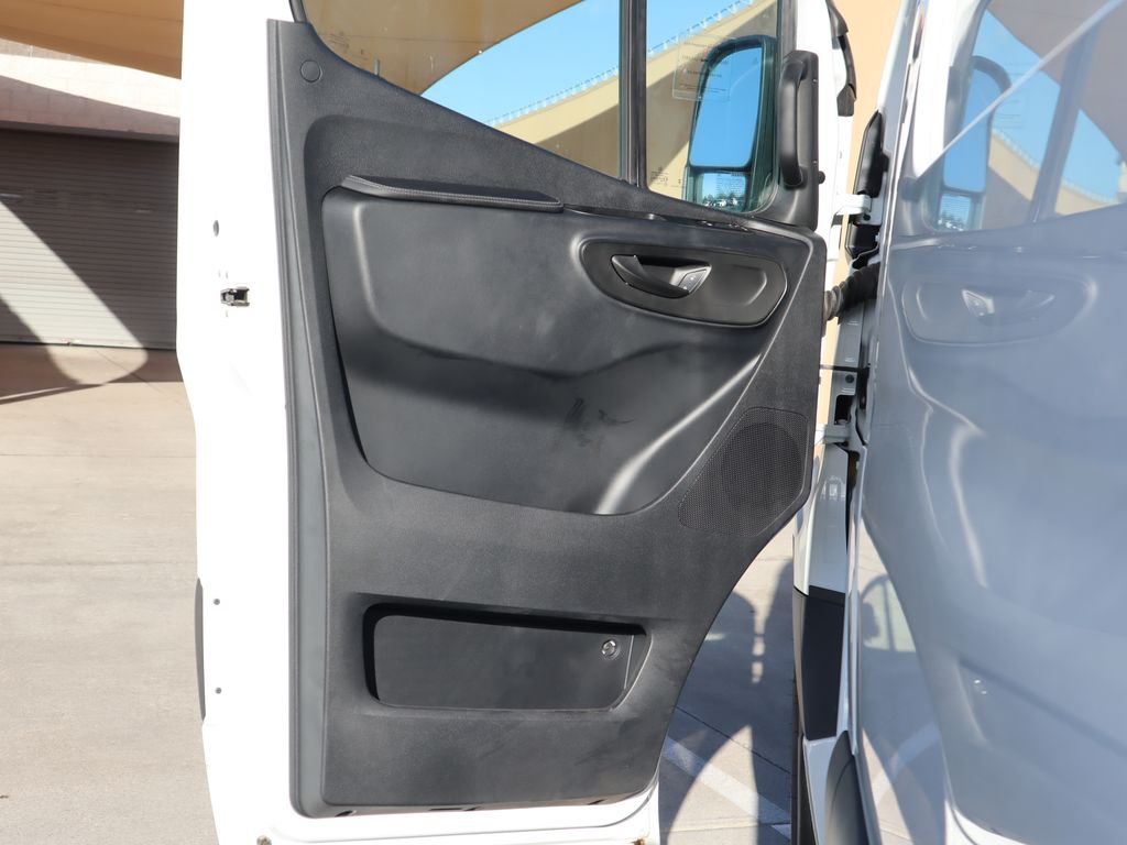 Thumbnail: 2023 Mercedes-Benz Sprinter - 21