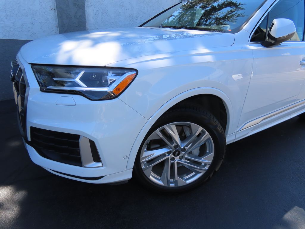 Thumbnail: 2021 Audi Q7 - 2