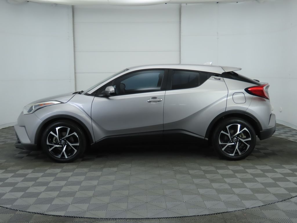 2018 Toyota C-HR XLE 8