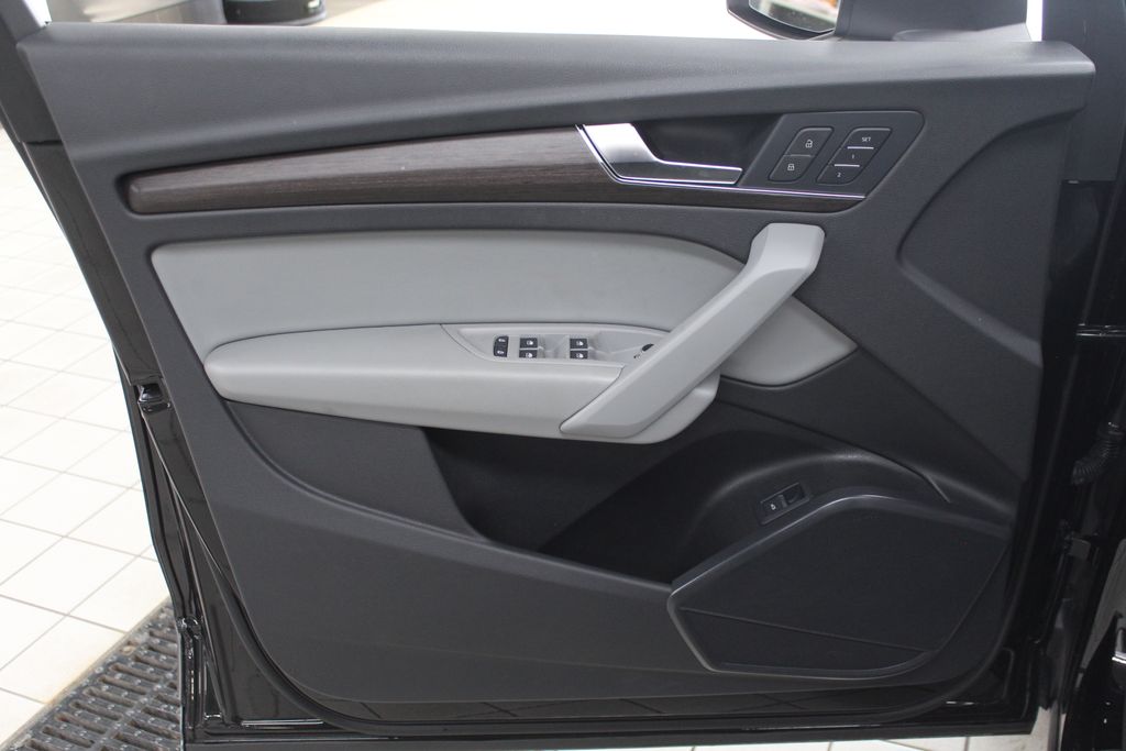2022 Audi Q5 e Premium 14