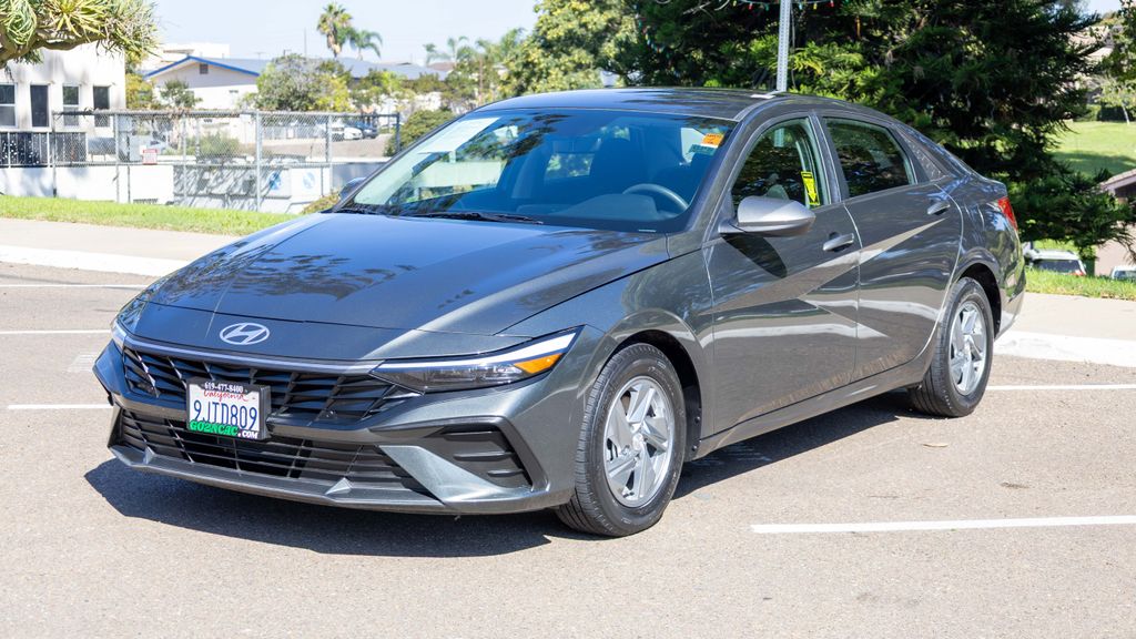 Used 2024 Hyundai Elantra SE 4D Sedan
