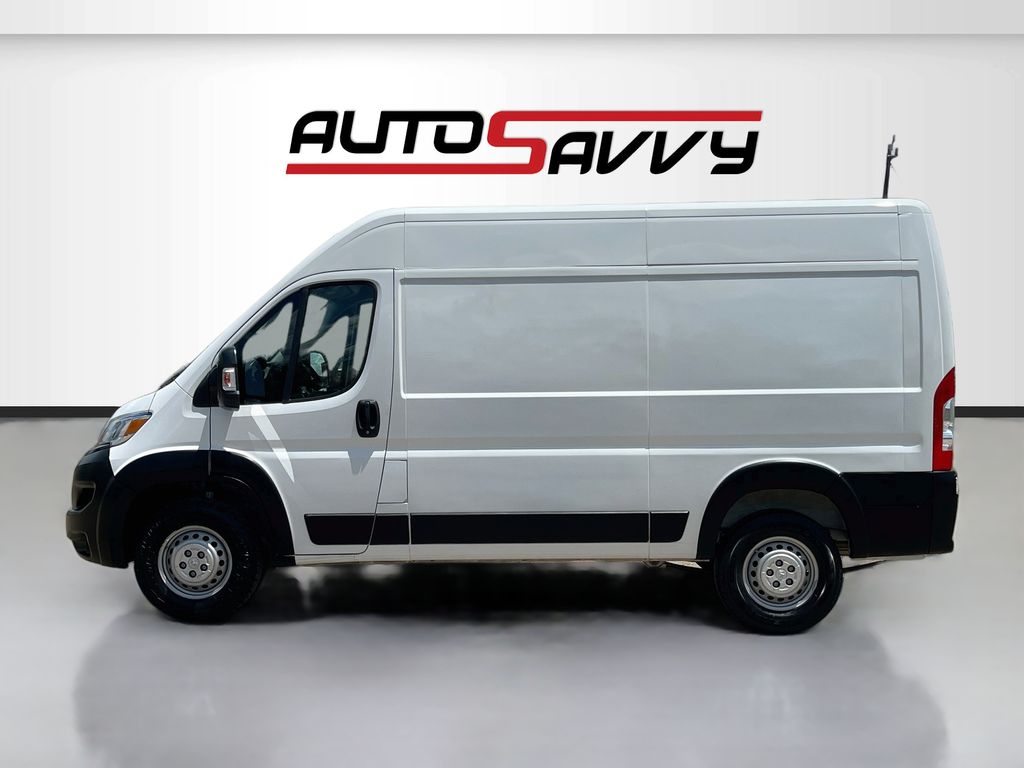 Used 2025 White Ram High Roof image 4