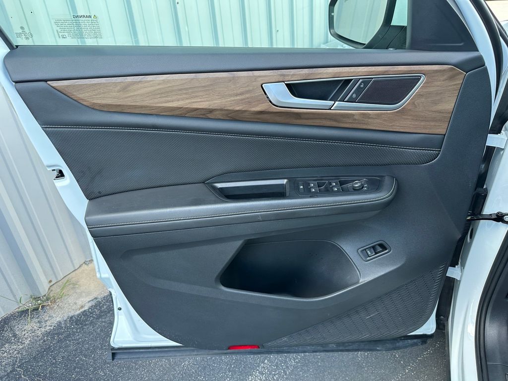 Used Car 2025 Volkswagen Atlas  2.0t Se W/technology For Sale Under $35,000 In Austin, Texas