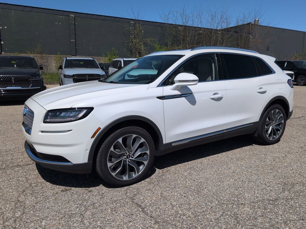White Metallic 2023 Lincoln Nautilus Reserve AWD SUV / Crossover All-Wheel Drive 8-Speed Automatic