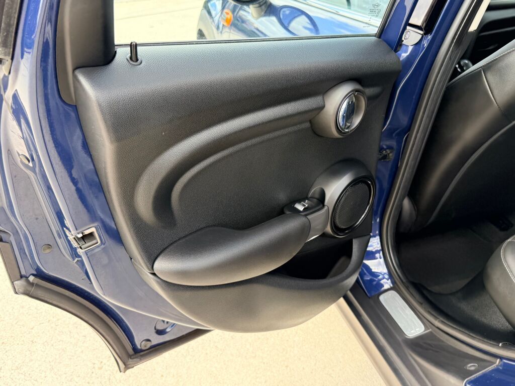 Thumbnail: 2017 MINI Cooper - 17