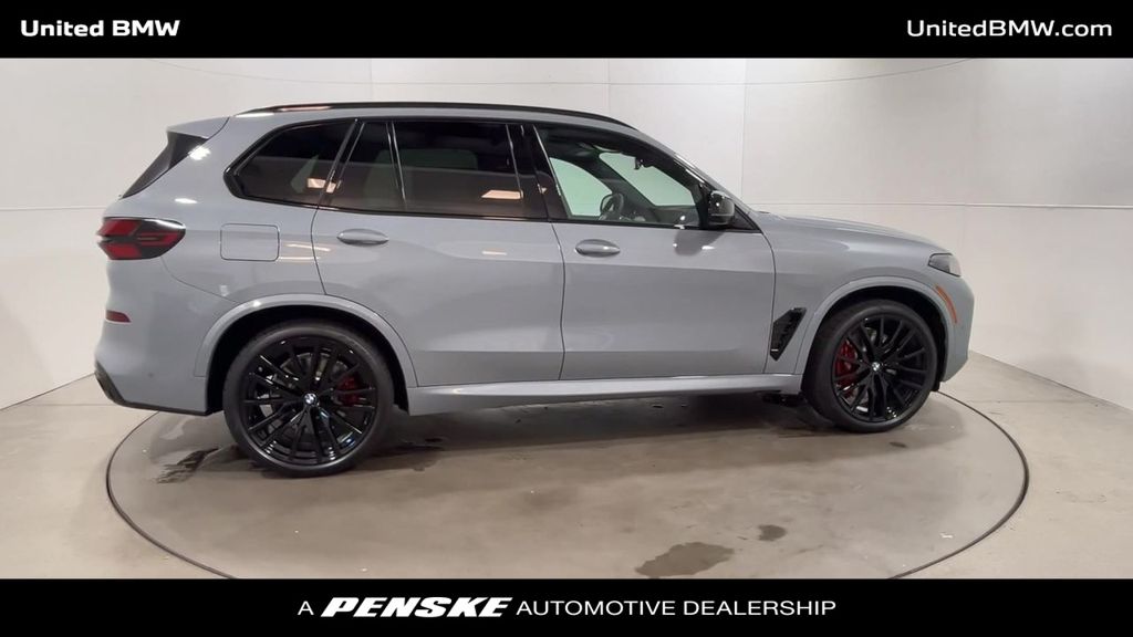 2025 BMW X5 M60i 9