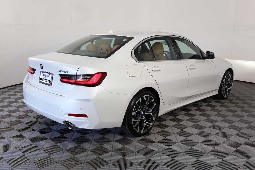 Thumbnail: 2025 BMW 3 Series - 2