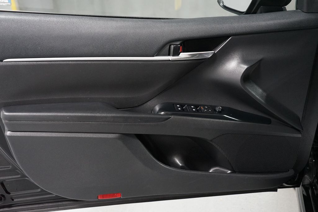 Thumbnail: 2020 Toyota Camry - 27