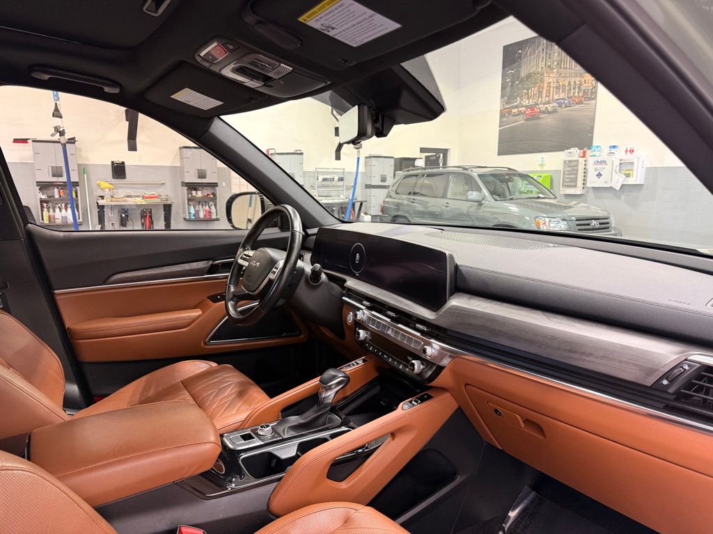 Thumbnail: 2023 Kia Telluride - 30