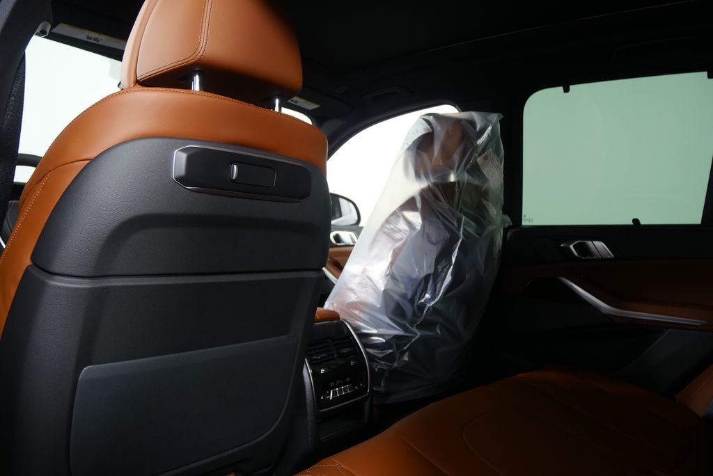 Thumbnail: 2026 BMW X5 - 16